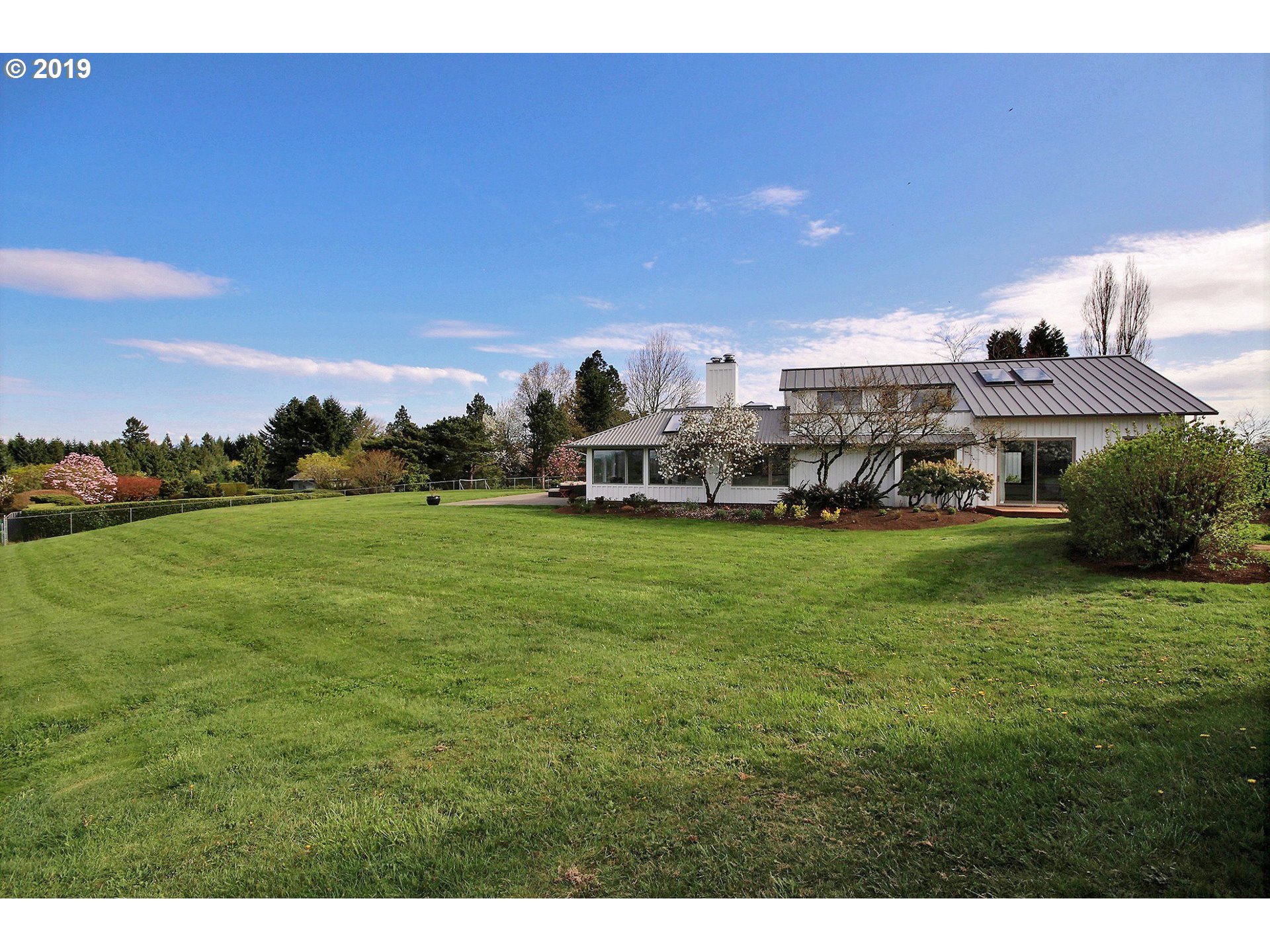 1323 Southwest Schaeffer Road West Linn, OR 97068 - Photo 1 of 31 Gallery Image 1