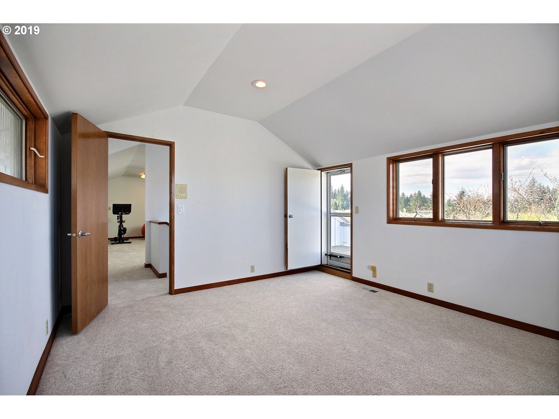 1323 Southwest Schaeffer Road West Linn, OR 97068 - Photo 18 of 31 Loft