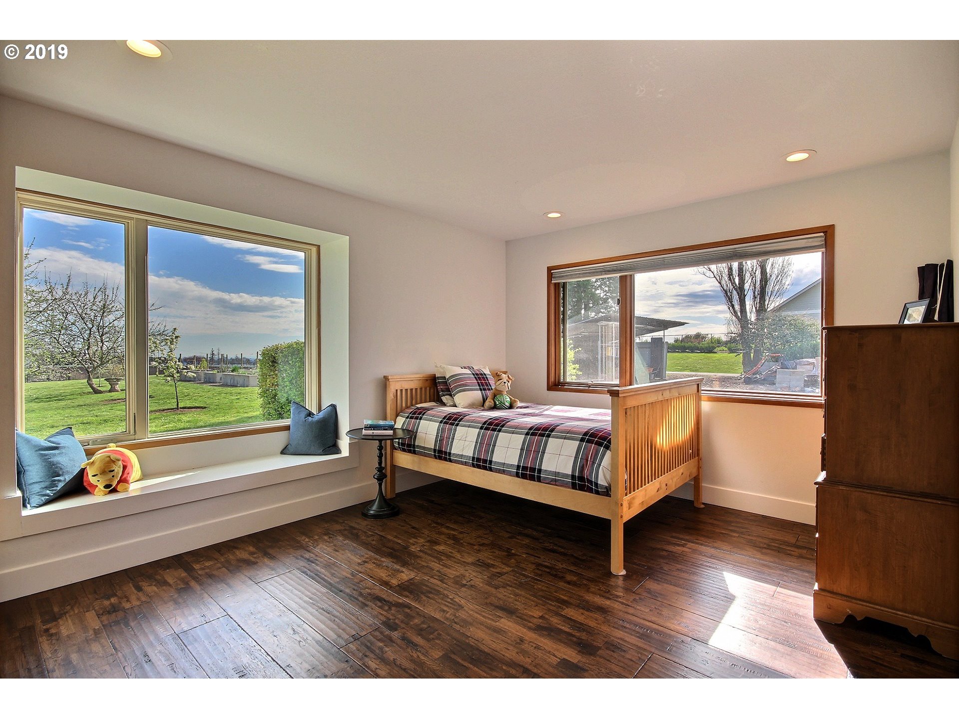1323 Southwest Schaeffer Road West Linn, OR 97068 - Photo 24 of 31 Bedroom
