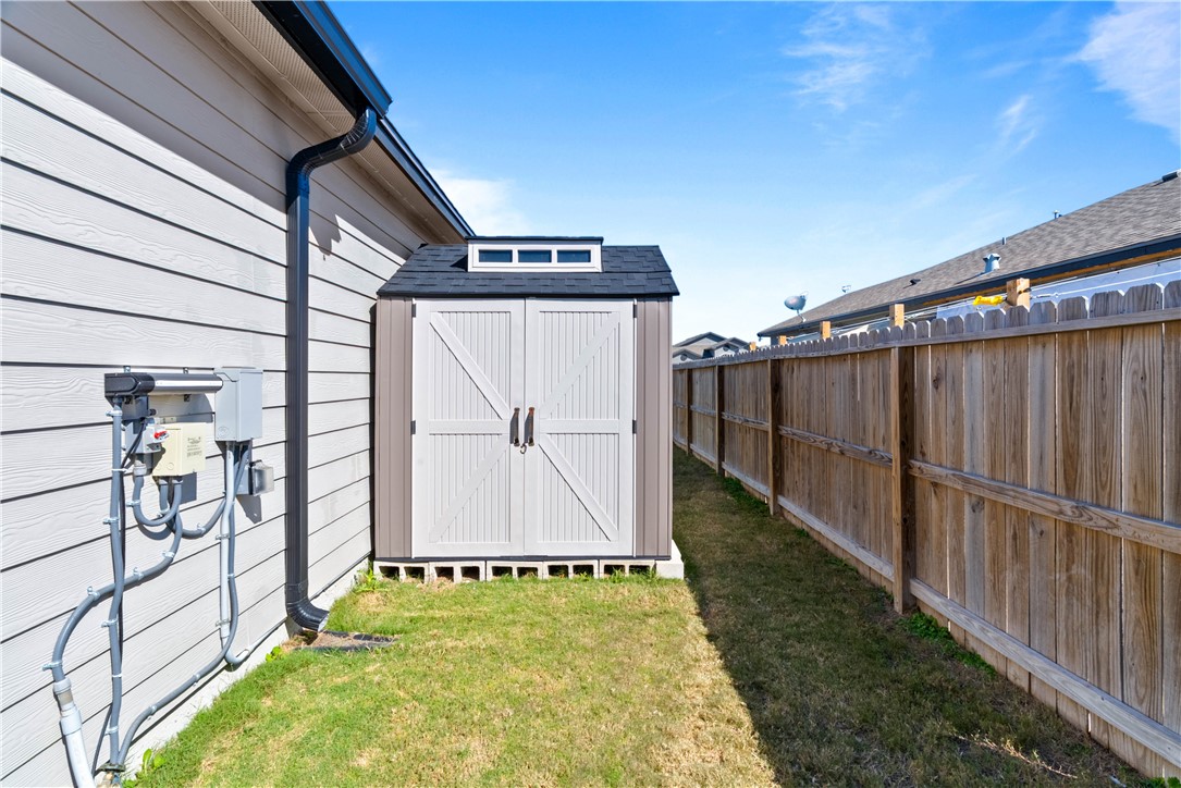 1815 Monterey Bay Drive Portland, TX 78374 - Photo 33 of 38 a view of swimming pool