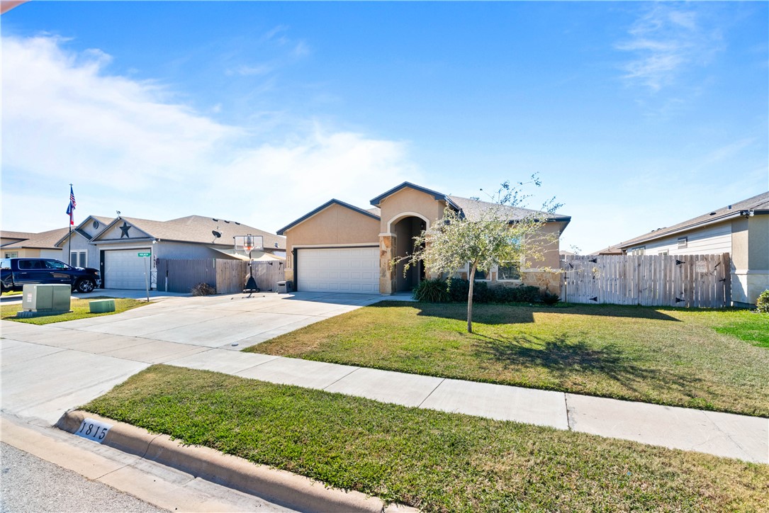 1815 Monterey Bay Drive Portland, TX 78374 - Photo 6 of 38 a house view with a garden space