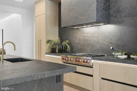 $5,695,888 | 6519 Brawner Street, McLean, VA 22101