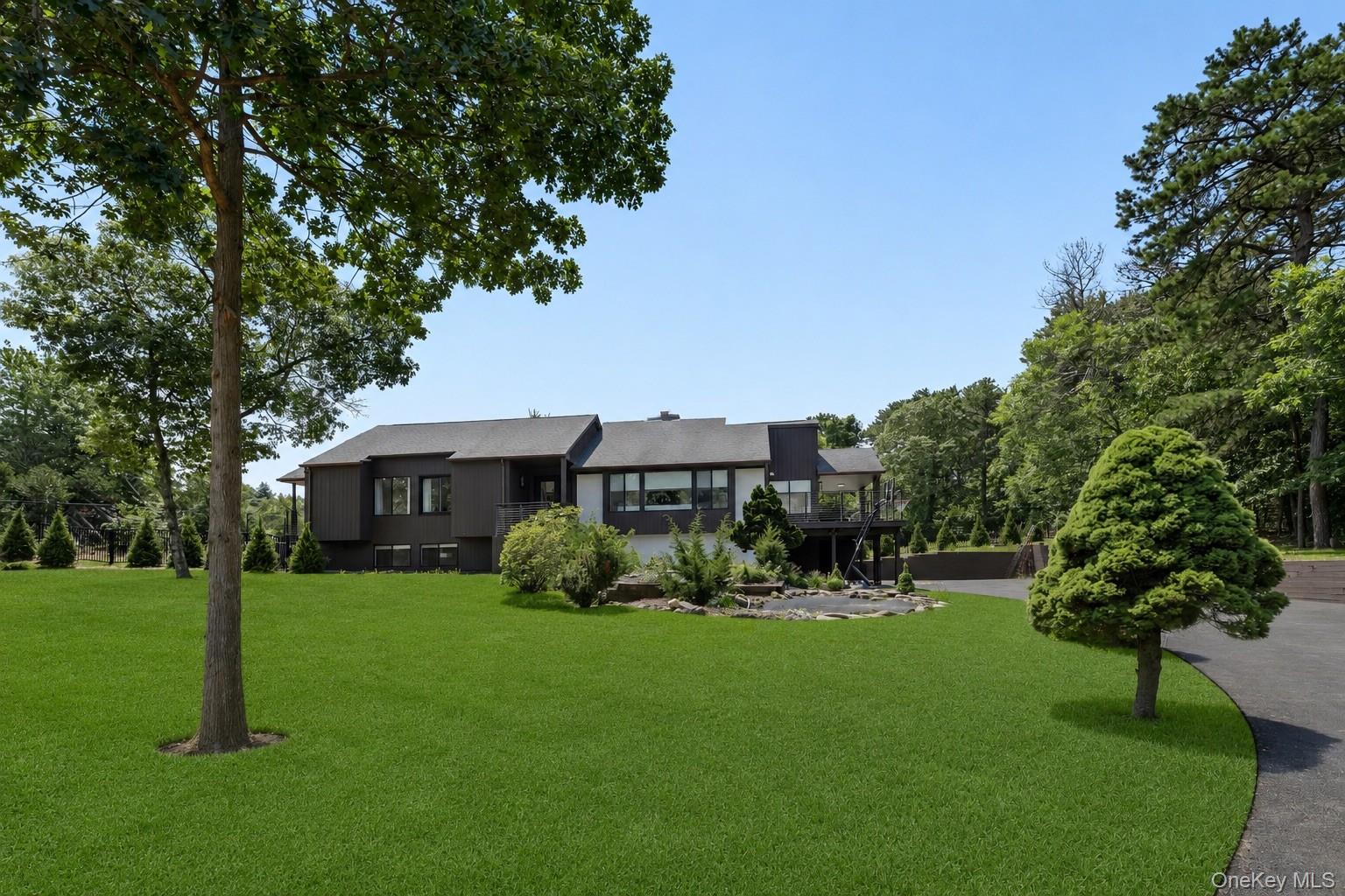 138 Longview Road Southampton, NY 11968 - Photo 18 of 19 Gallery Image 18