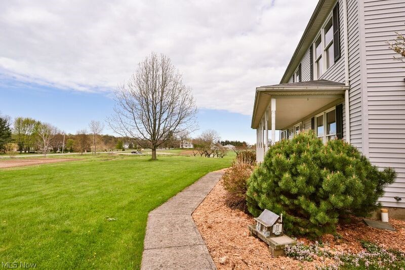3295 North Ridge Road Vermilion, OH 44089 - Photo 4 of 29 Front Walk
