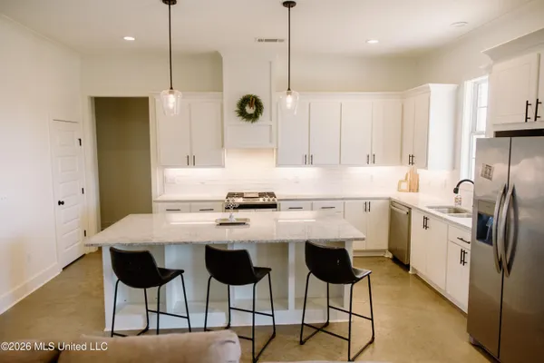 $344,900 | 209 Ashbury Cove, Canton, MS 39046