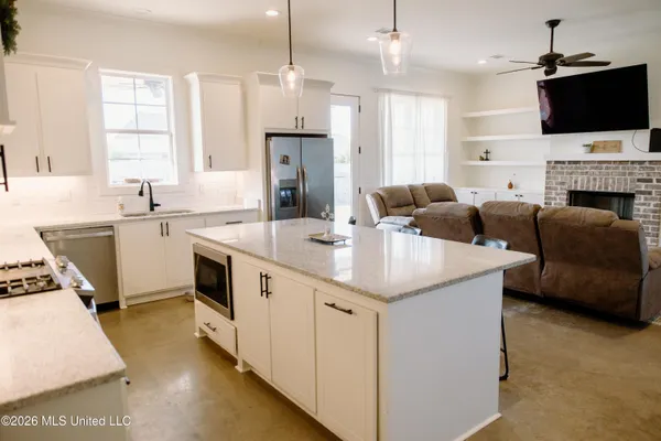 $344,900 | 209 Ashbury Cove, Canton, MS 39046