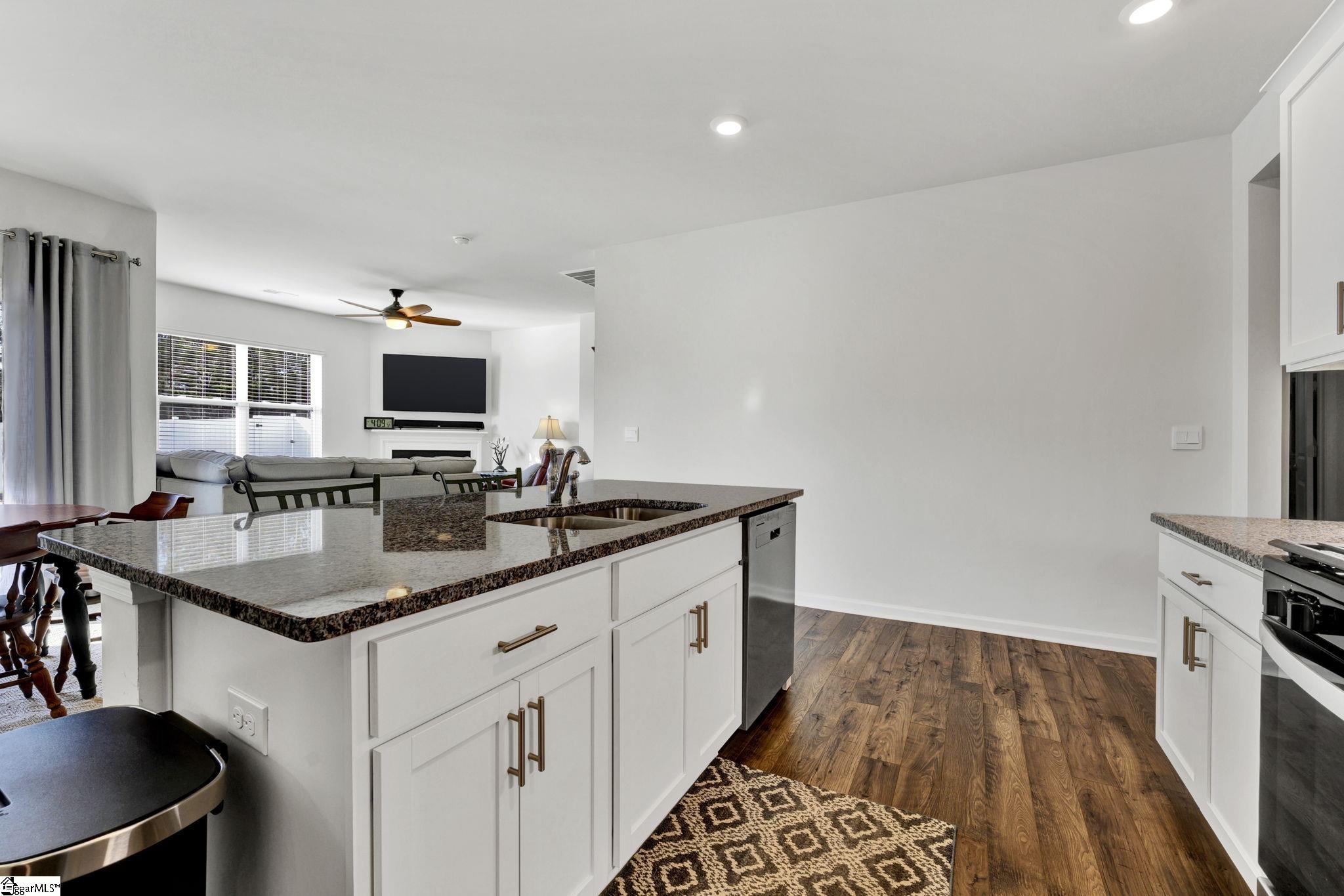 541 Sapling Gap Road Greer, SC 29651 - Photo 6 of 32