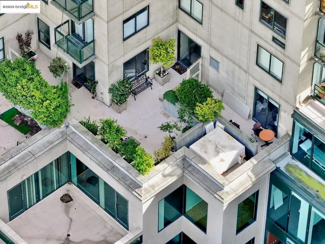 $698,000 | 1 Daniel Burnham Court, Unit 101, San Francisco, CA 94109