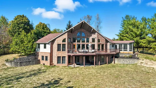 $649,999 | 2300 South 8th Street, Upland, IN 46989