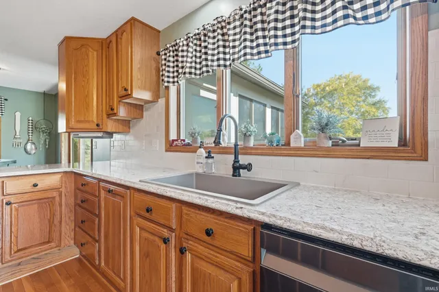 $649,999 | 2300 South 8th Street, Upland, IN 46989