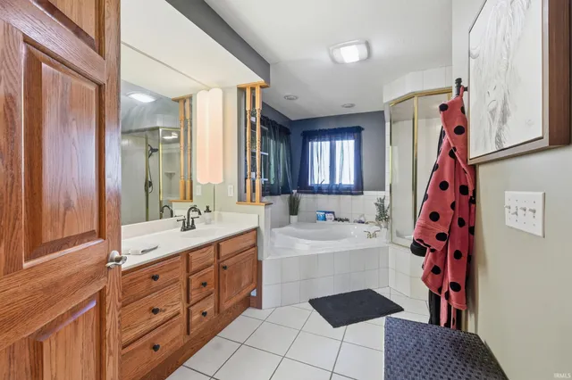 $649,999 | 2300 South 8th Street, Upland, IN 46989