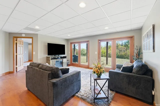 $649,999 | 2300 South 8th Street, Upland, IN 46989