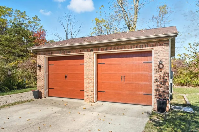 $649,999 | 2300 South 8th Street, Upland, IN 46989