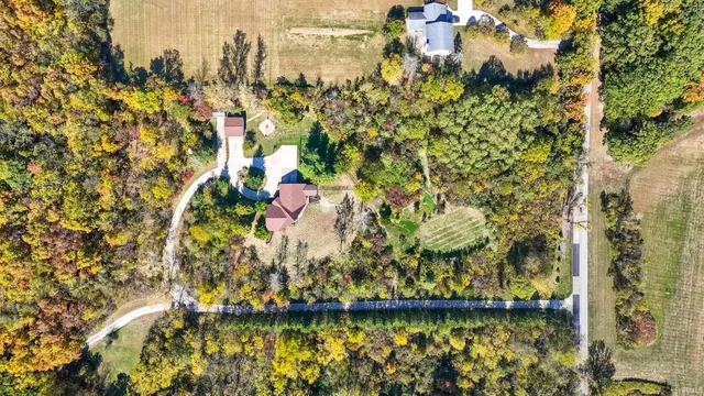 $649,999 | 2300 South 8th Street, Upland, IN 46989