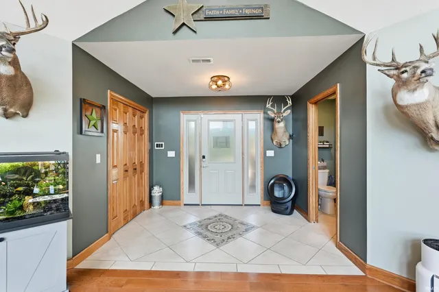 $649,999 | 2300 South 8th Street, Upland, IN 46989