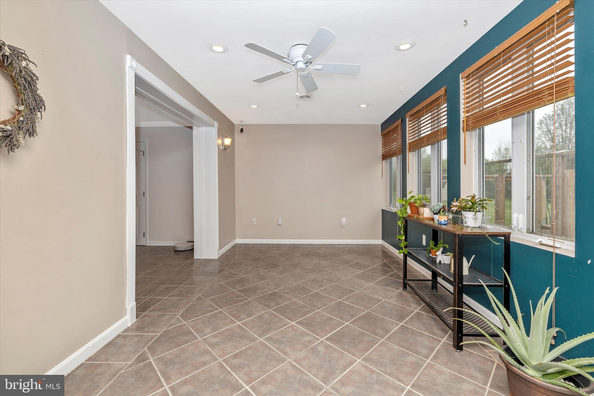 11100 Watkins Road Germantown, MD 20876 - Photo 40 of 70 Sunroom