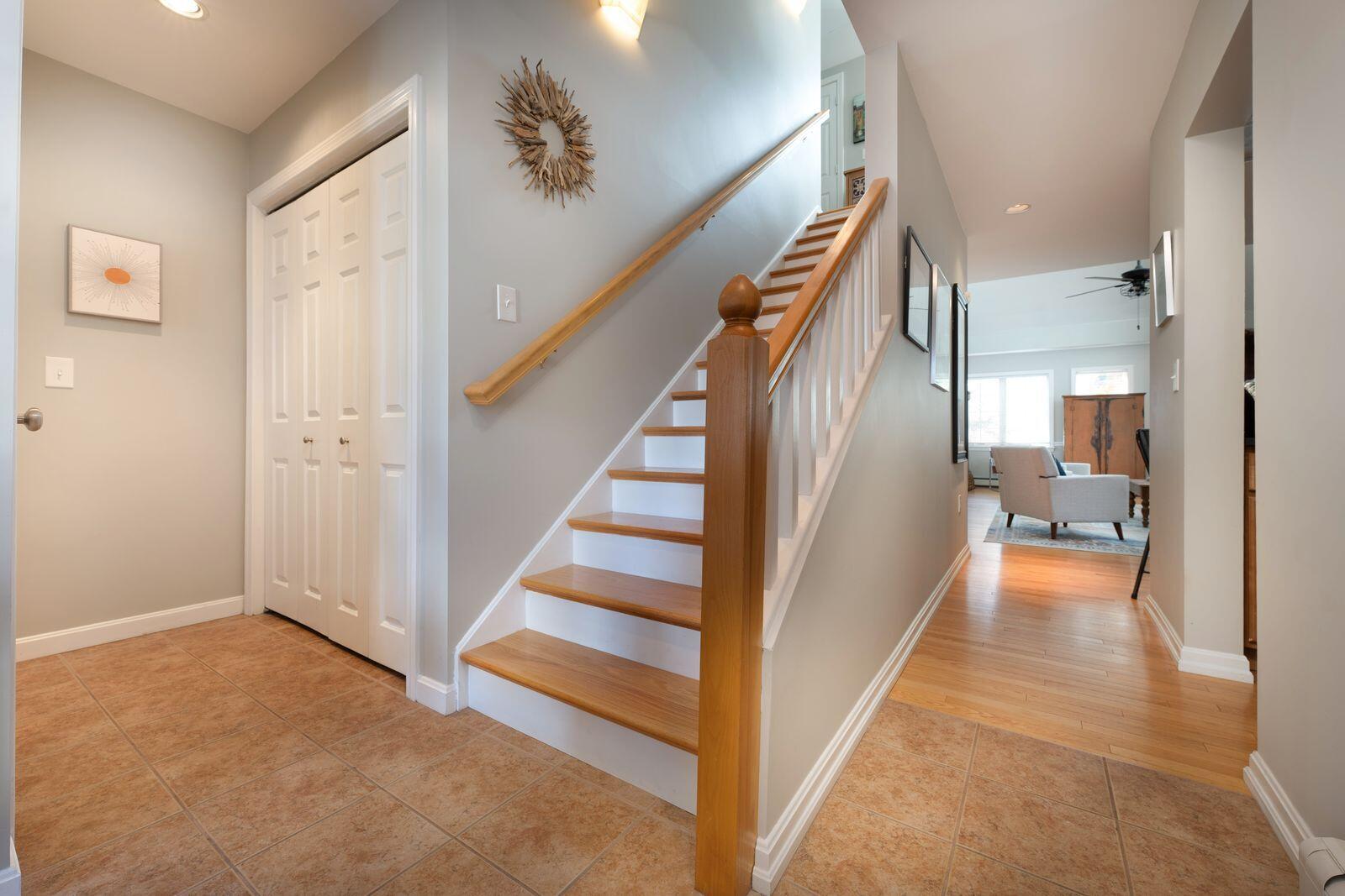 7 Fiddlehead Fern Trail, Unit 31 Brunswick, ME 04011 - Photo 5 of 49 7 FF Entry hall stairs