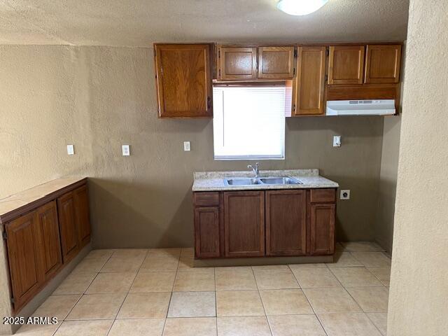1000 East Garfield Street Phoenix, AZ 85006 - Photo 10 of 12 a kitchen with a cabinets and window