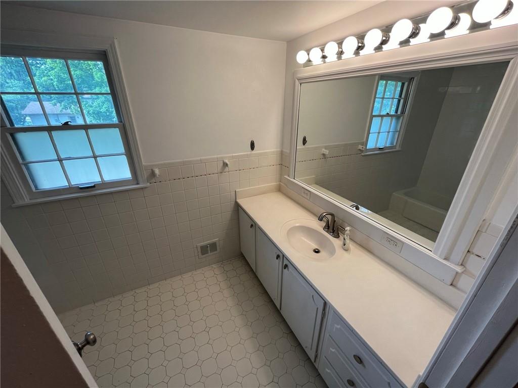 755 Alwyne Road Carmel, IN 46032 - Photo 22 of 30 Gallery Image 22