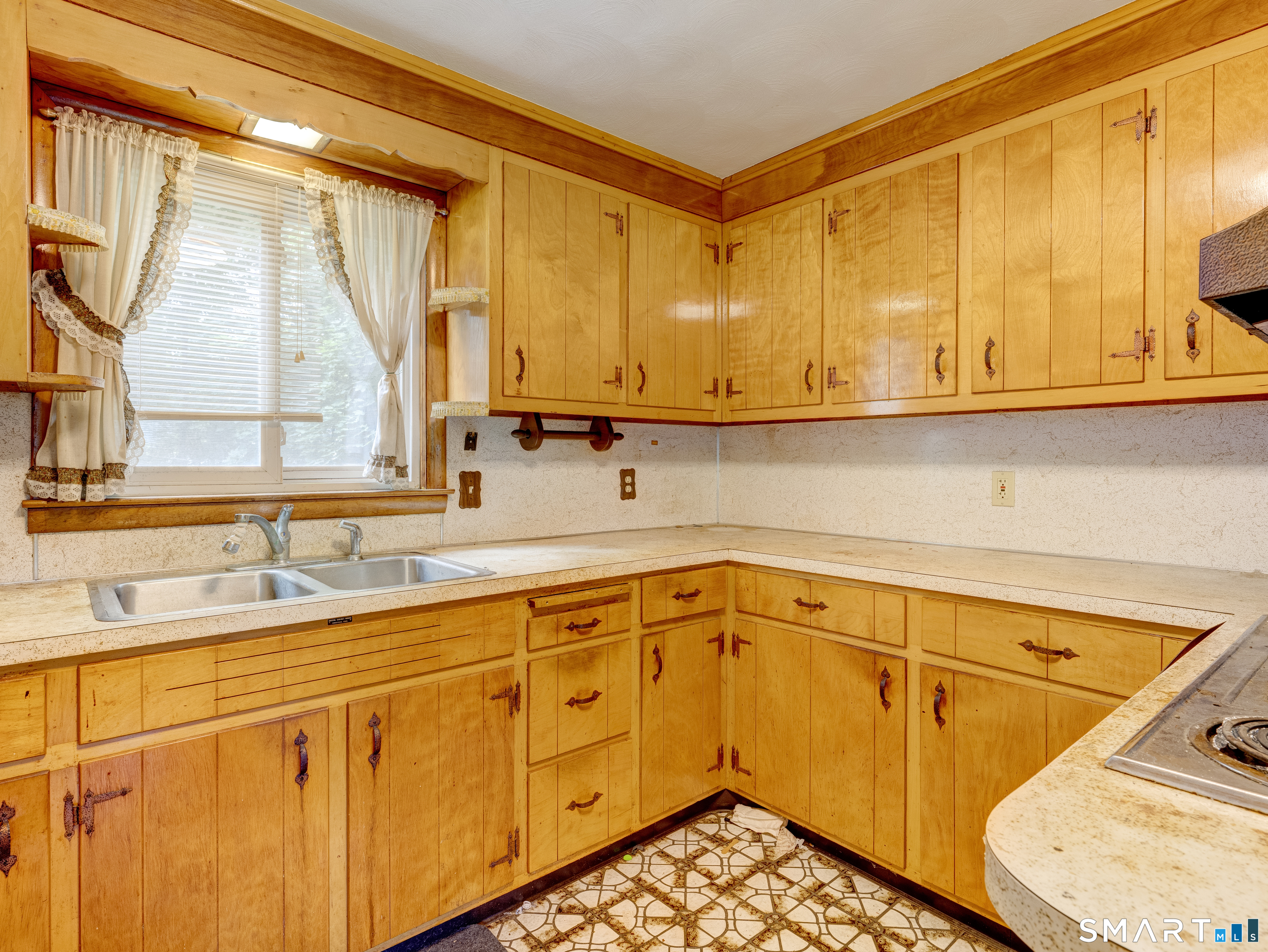 22 Mines Road Bristol, CT 06010 - Photo 20 of 37