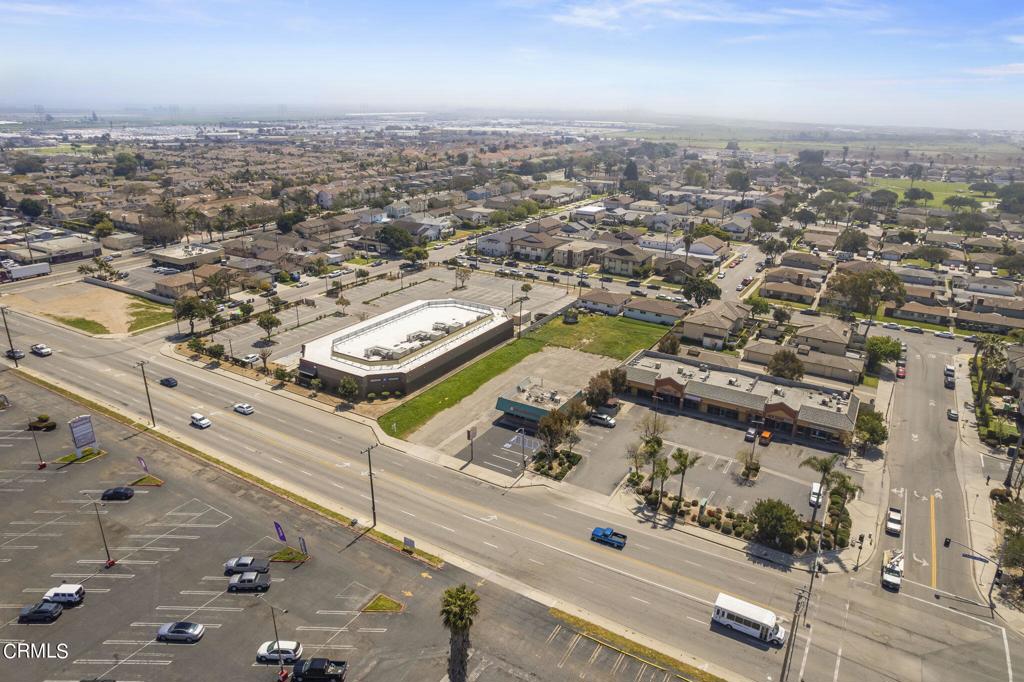 258 West Pleasant Valley Road Oxnard, CA 93033 - Photo 19 of 25 15-web-or-mls-UpmarketMedia_258Pleasantv