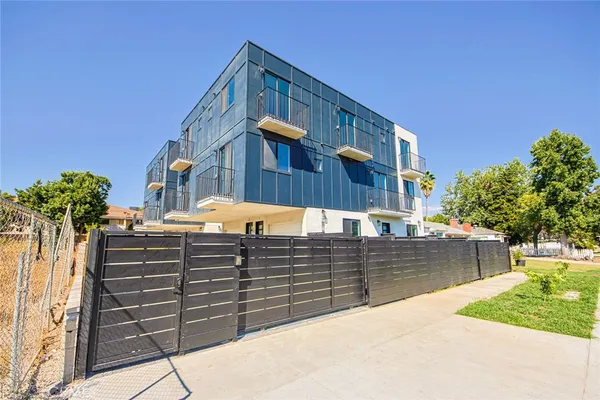$4,120 | 10719 Addison Street, North Hollywood, CA 91601