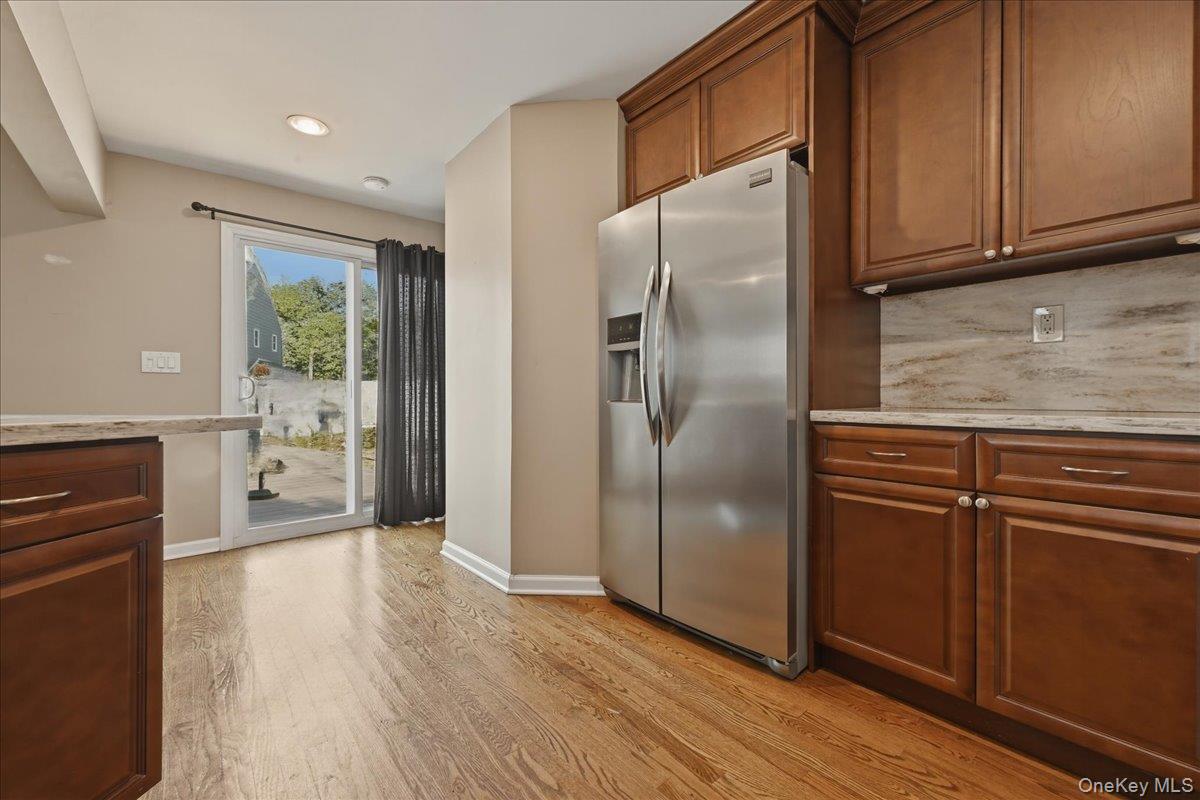 12 Annuskemunnica Road Babylon, NY 11702 - Photo 7 of 25