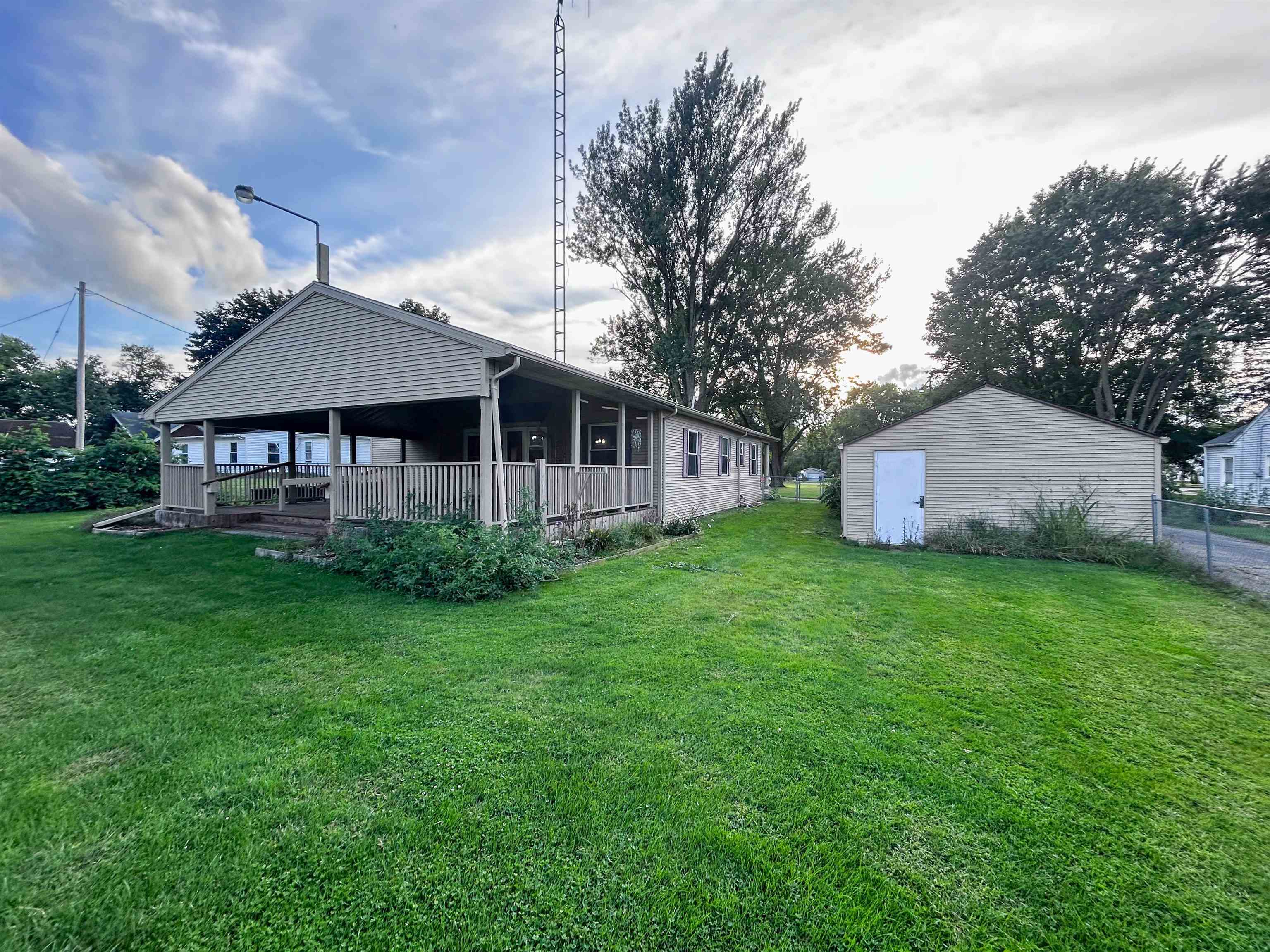 6459 Fenton Road Flint, MI 48507 - Photo 31 of 33 50187429-2b93c2d1-2a63-4781-8d0c-9c633fef988d.JPG