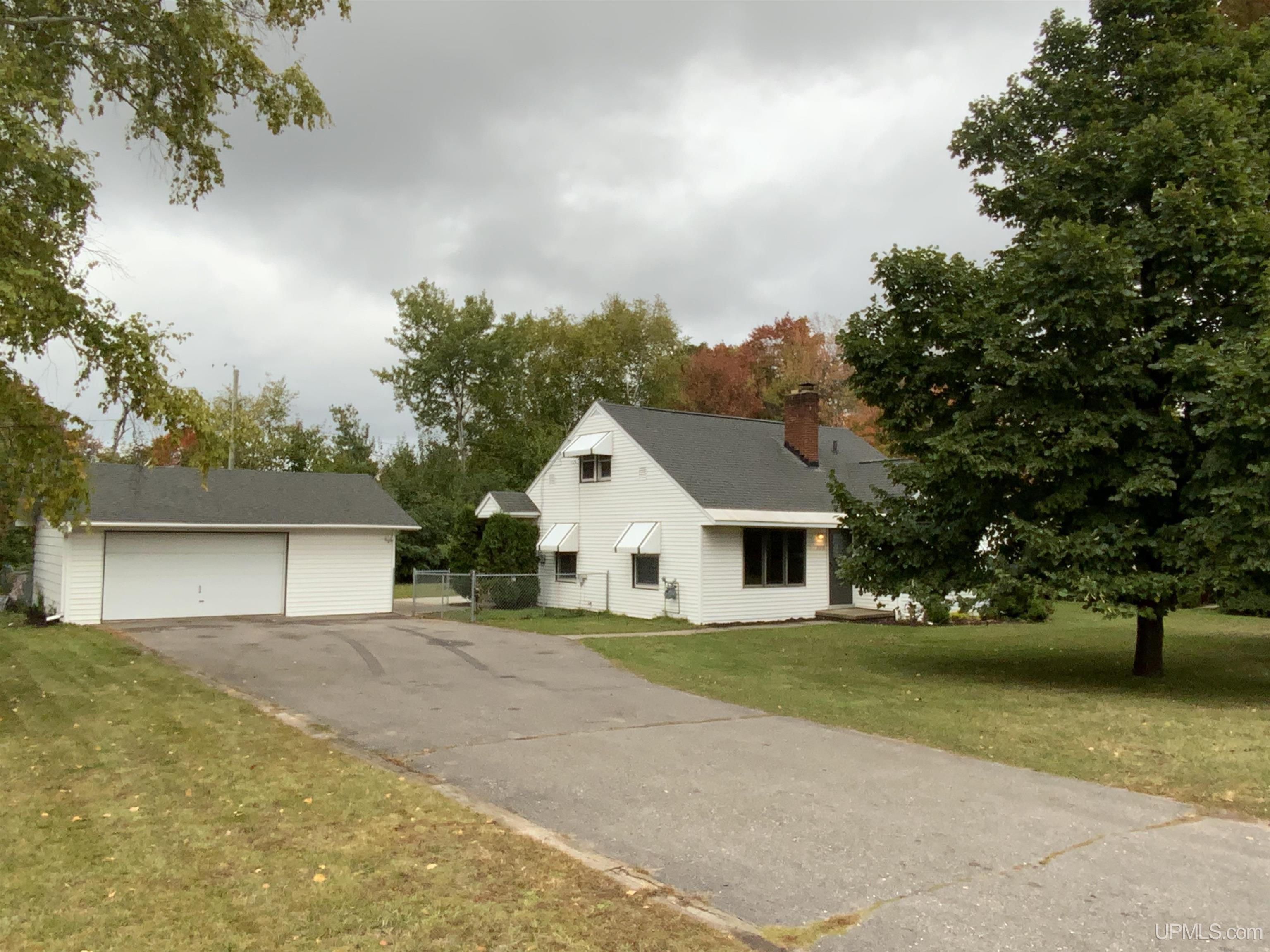 2010 West Ridge Street Marquette, MI 49855 - Photo 1 of 26 Gallery Image 1