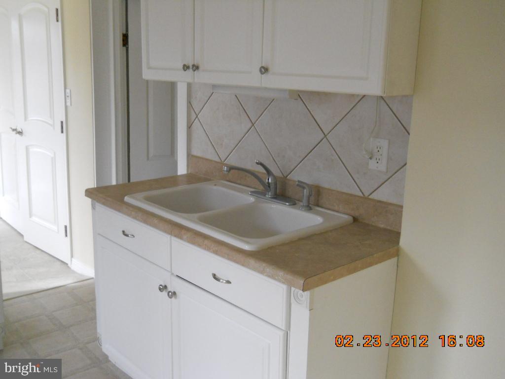 710 Centerville Road Lancaster, PA 17601 - Photo 3 of 10 Gallery Image 3