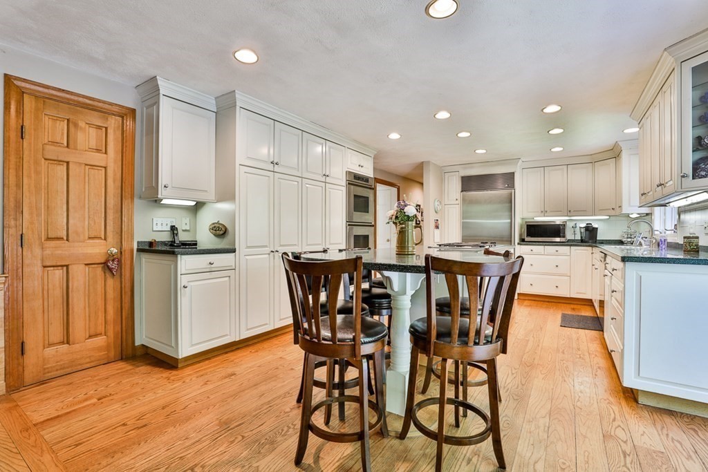 202 Hilltop Road Lancaster, MA 01523 - Photo 4 of 29 Gallery Image 4