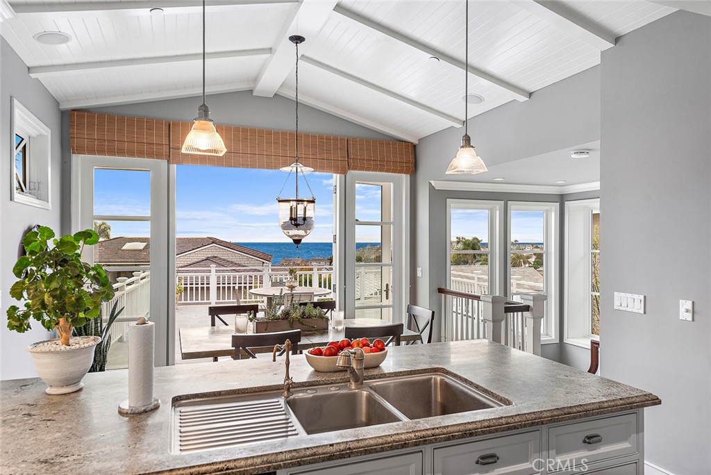 324 Emerald Bay Laguna Beach, CA 92651 - Photo 31 of 47