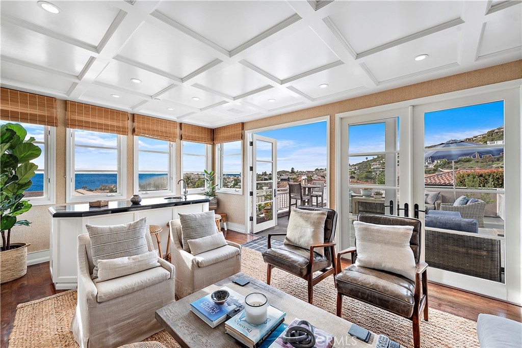 324 Emerald Bay Laguna Beach, CA 92651 - Photo 8 of 47