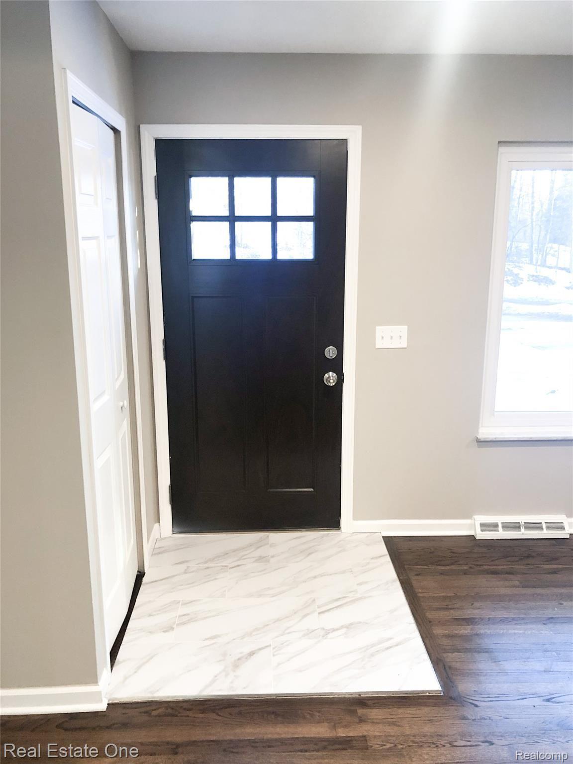 2222 Cole Road Lake Orion, MI 48362 - Photo 9 of 25 9.jpeg