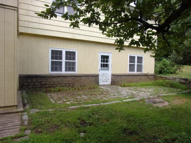 1413 East West Road Dummerston, VT 05301 - Photo 3 of 33