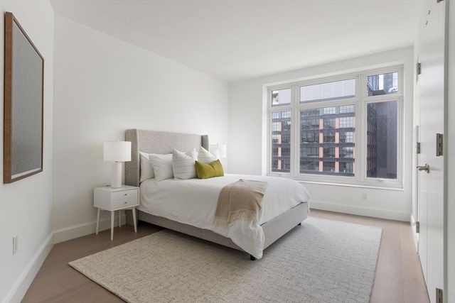 $2,124,000 | 100 Lovejoy Wharf, Unit 8D, Boston, MA 02114