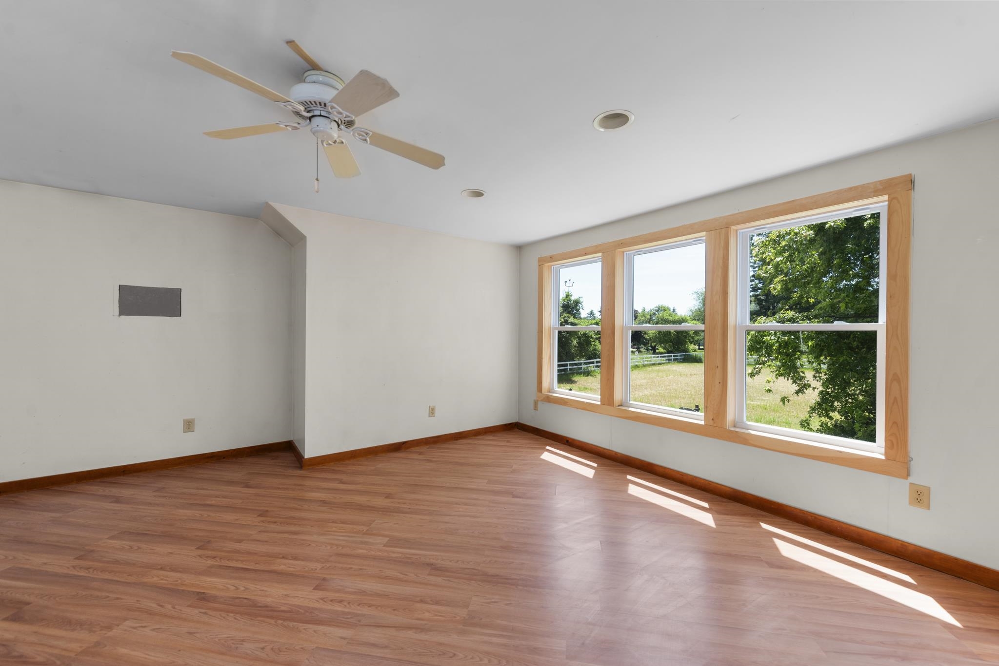 687 Hopkinton Road Hopkinton, NH 03229 - Photo 11 of 38