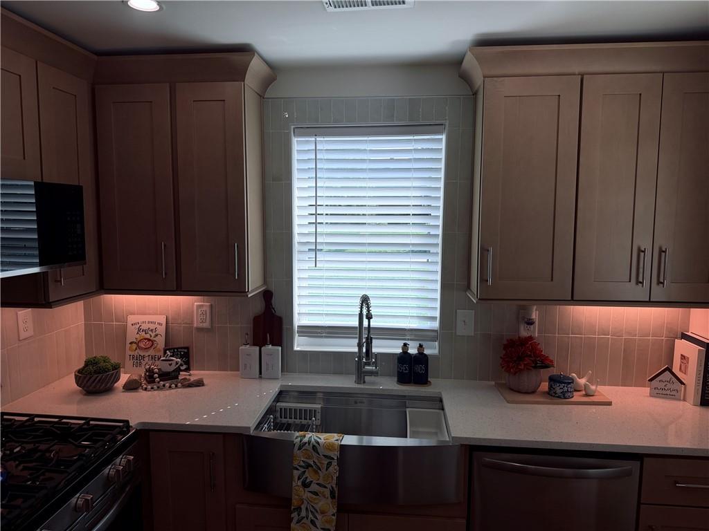 1957 Don Juan Lane Decatur, GA 30032 - Photo 6 of 14 Gallery Image 6