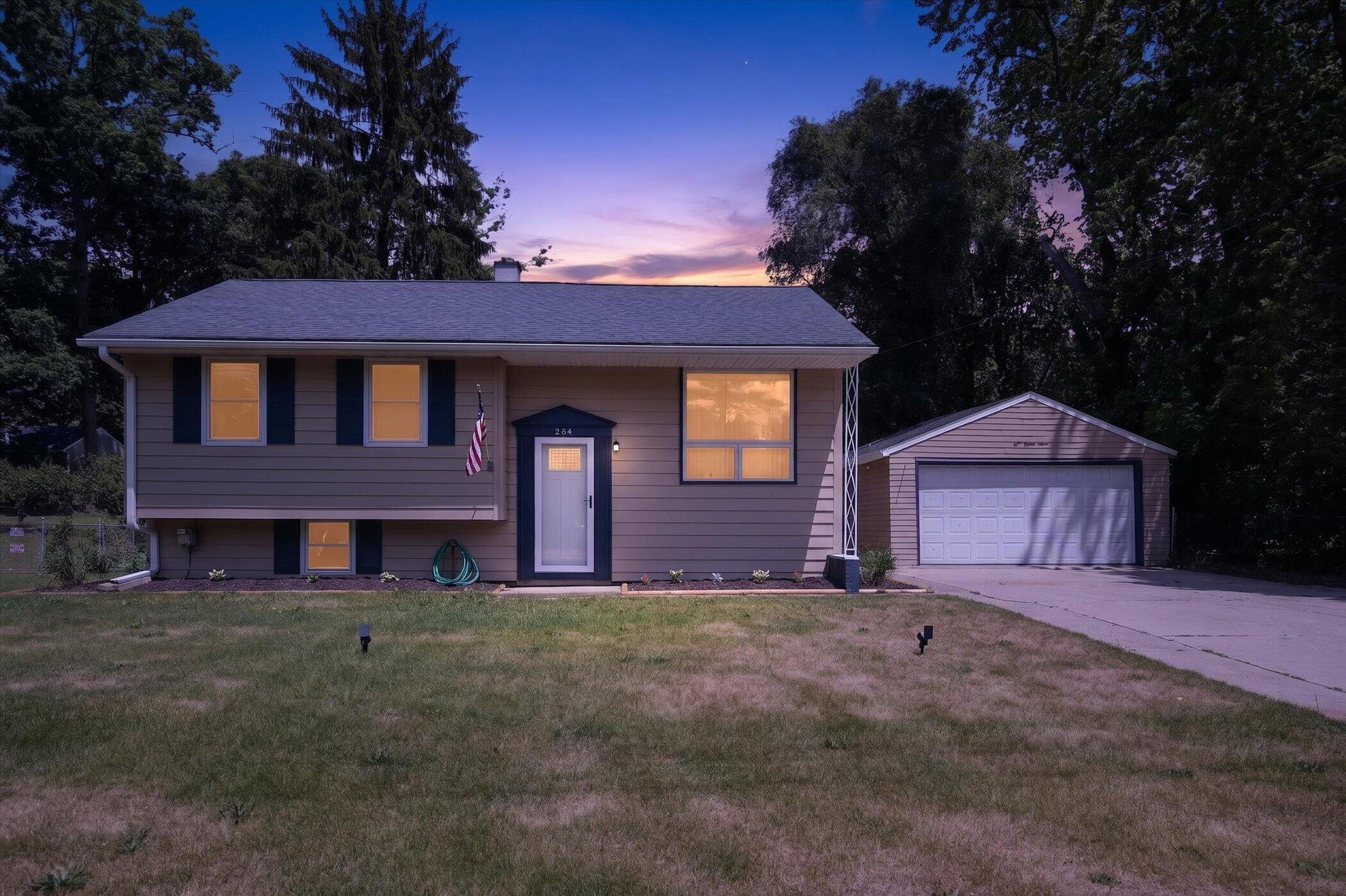 284 Stanford Lane Jackson, MI 49203 - Photo 2 of 39 01-284-Stanford-Ln-Windowstill-Photograp