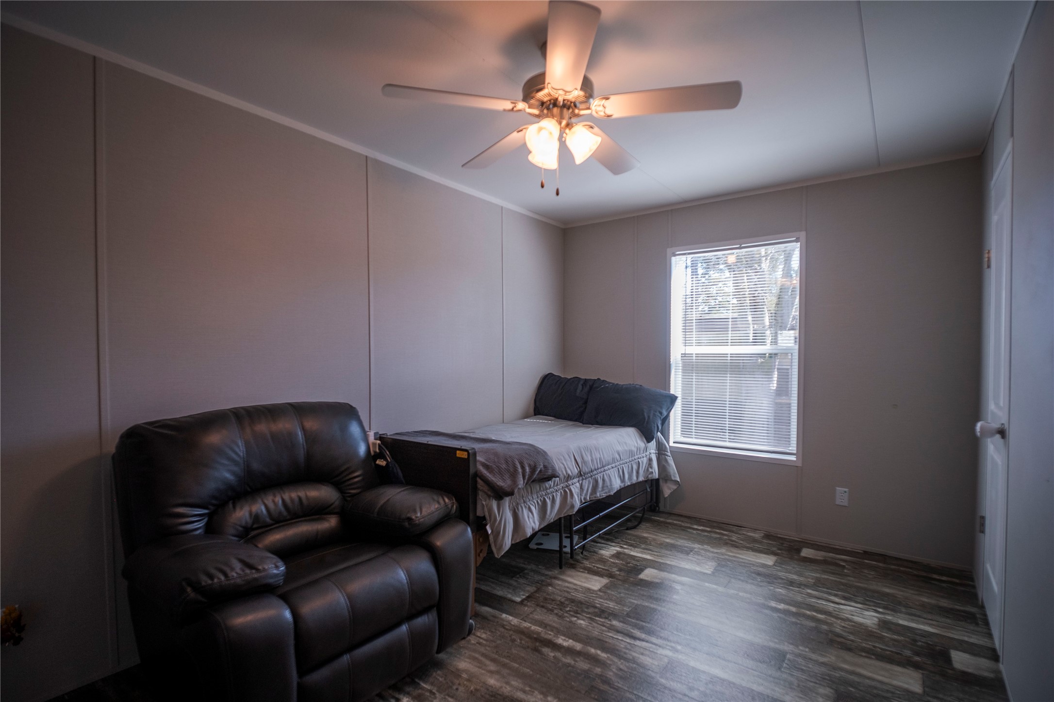 5402 Five Oaks Drive Spring, TX 77389 - Photo 13 of 20 a living room with furniture and a ceiling fan