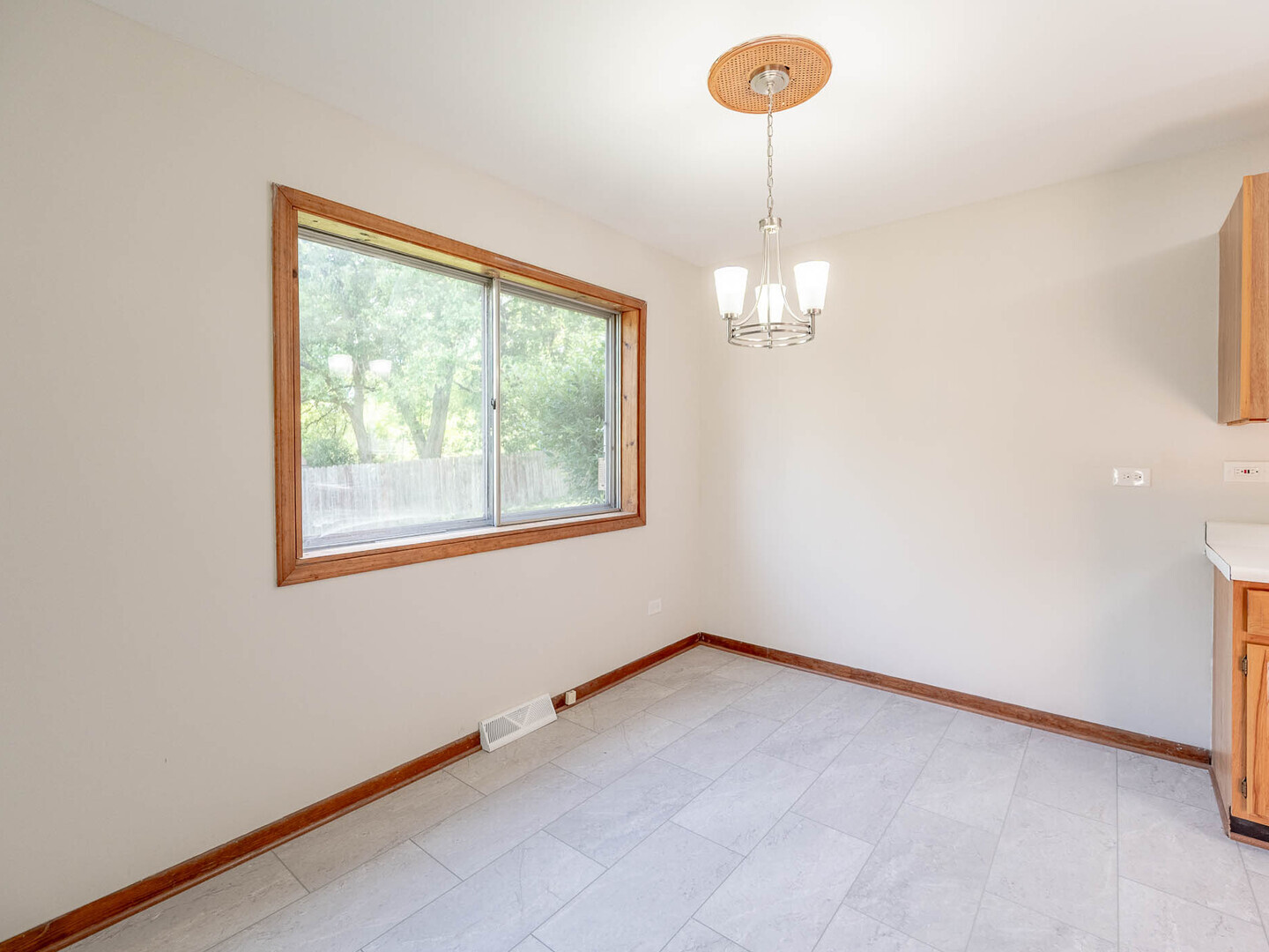 15117 La Crosse Avenue Oak Forest, IL 60452 - Photo 7 of 14