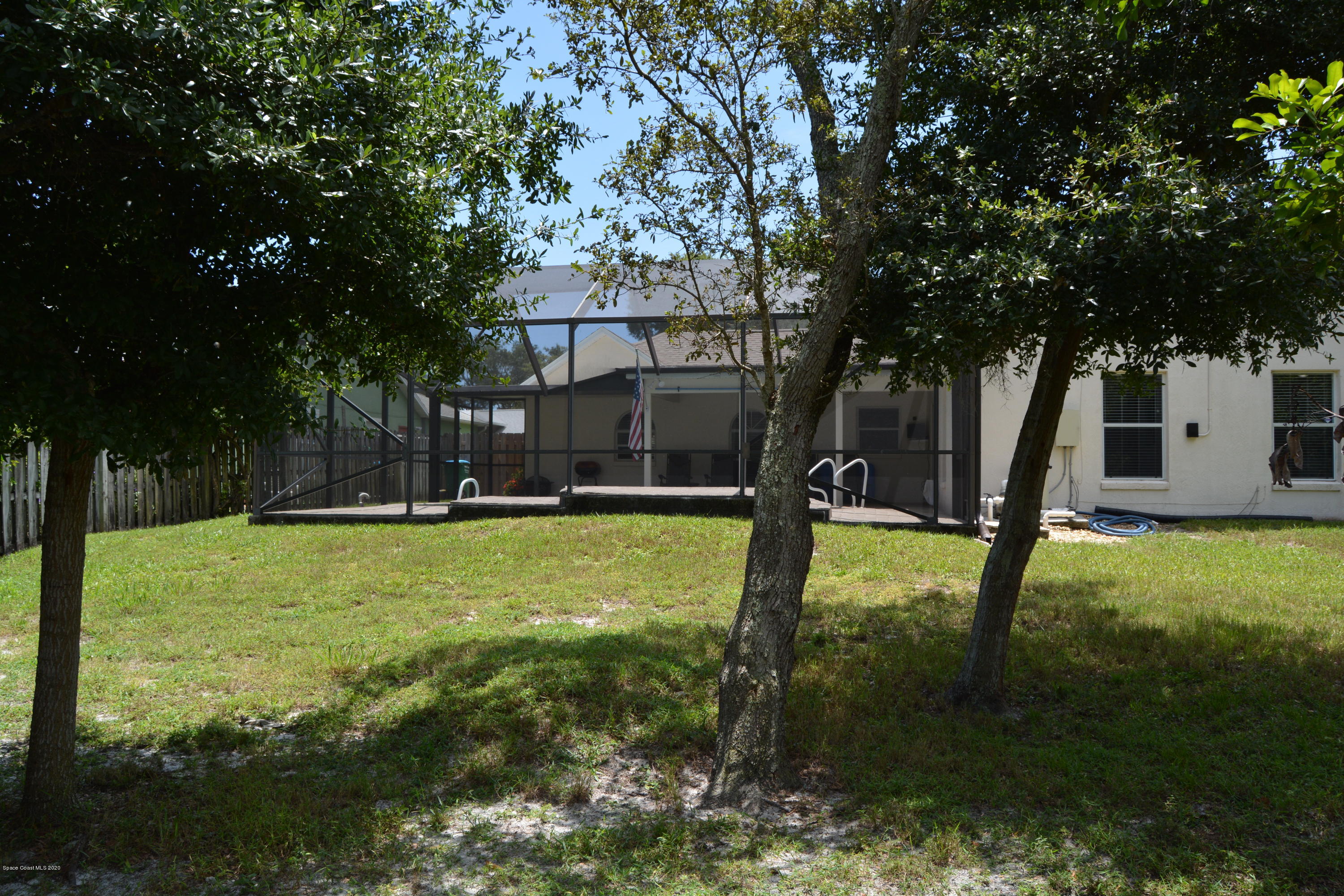 2370 Hickory Creek Road Melbourne, FL 32935 - Photo 5 of 37 DSC_0021