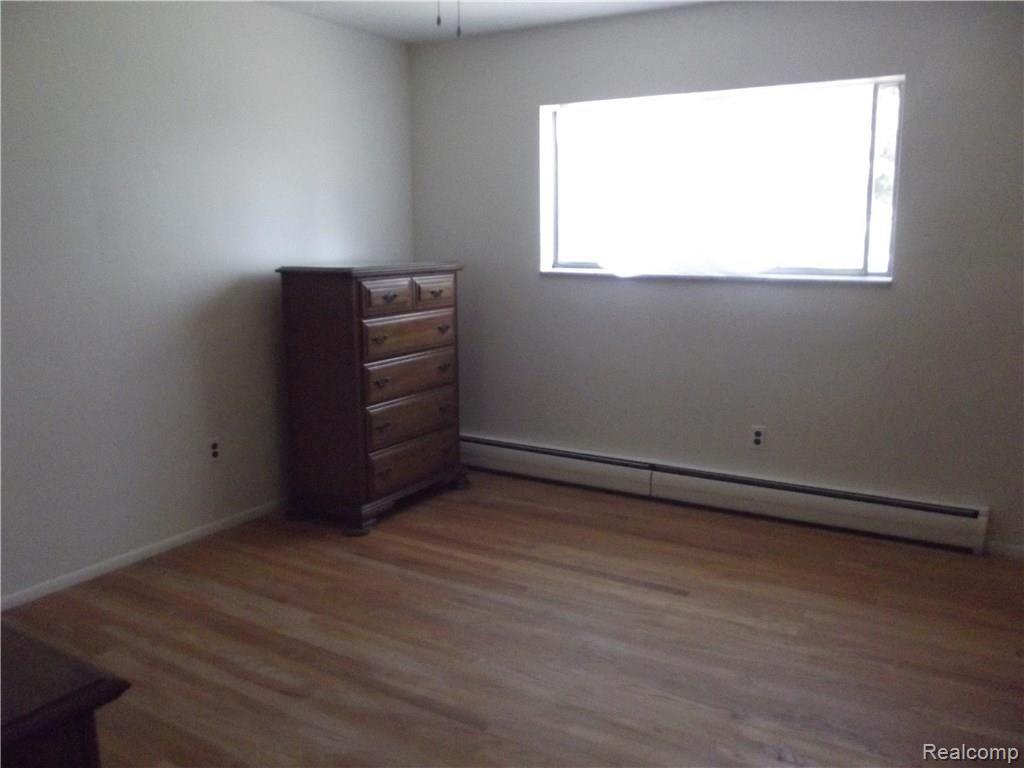 8187 Menge Street Center Line, MI 48015 - Photo 12 of 22 DSCF9924.JPG