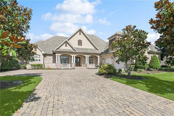 $949,500 | 117 Hardwood Drive, Belle Chasse, LA 70037