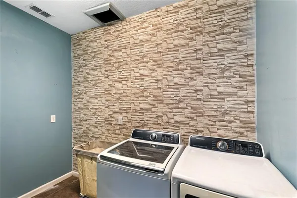 a close up view of washer and dryer