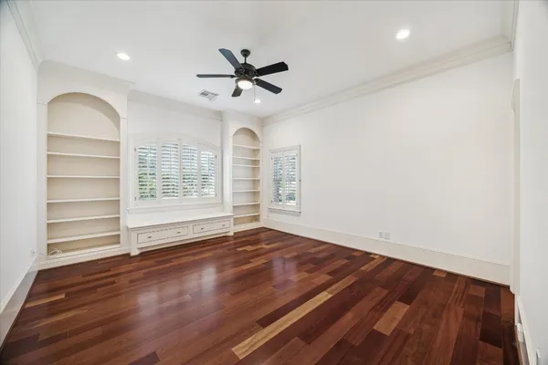 $2,850,000 | 210 Glenwood Drive, Houston, TX 77007