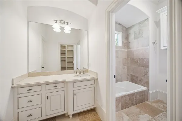 $2,850,000 | 210 Glenwood Drive, Houston, TX 77007