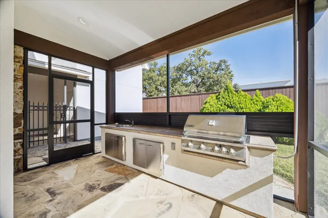 $2,850,000 | 210 Glenwood Drive, Houston, TX 77007