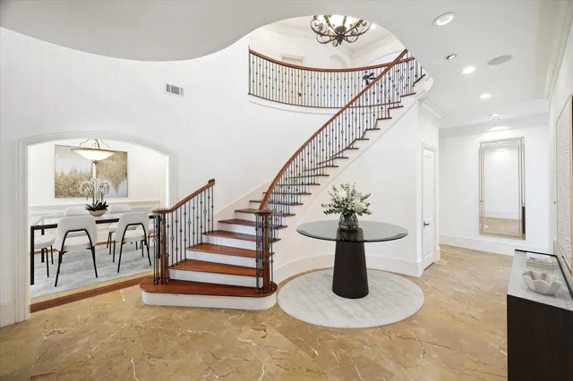 $2,850,000 | 210 Glenwood Drive, Houston, TX 77007