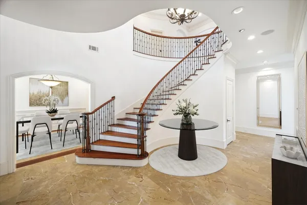 $2,850,000 | 210 Glenwood Drive, Houston, TX 77007